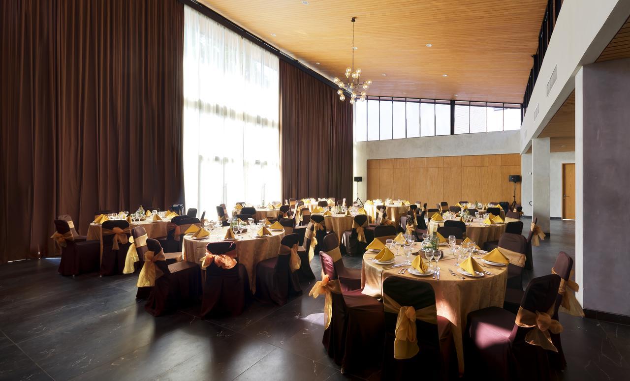 Hotel Aviary Bintaro Serpong Exteriér fotografie